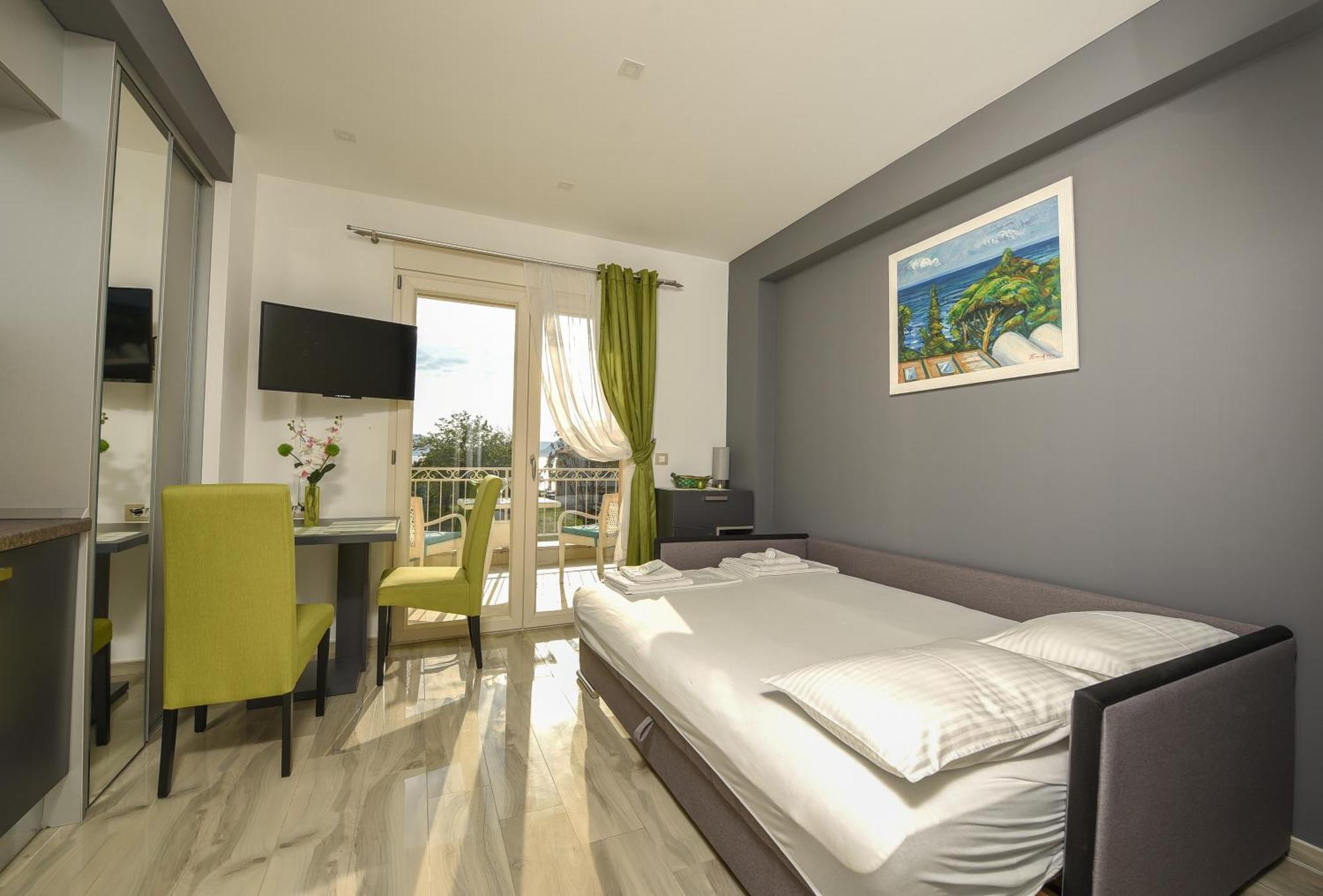 Sea Point Apart Hotel Tivat Bagian luar foto