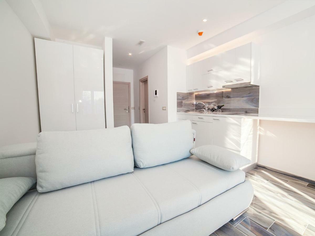 Sea Point Apart Hotel Tivat Bagian luar foto